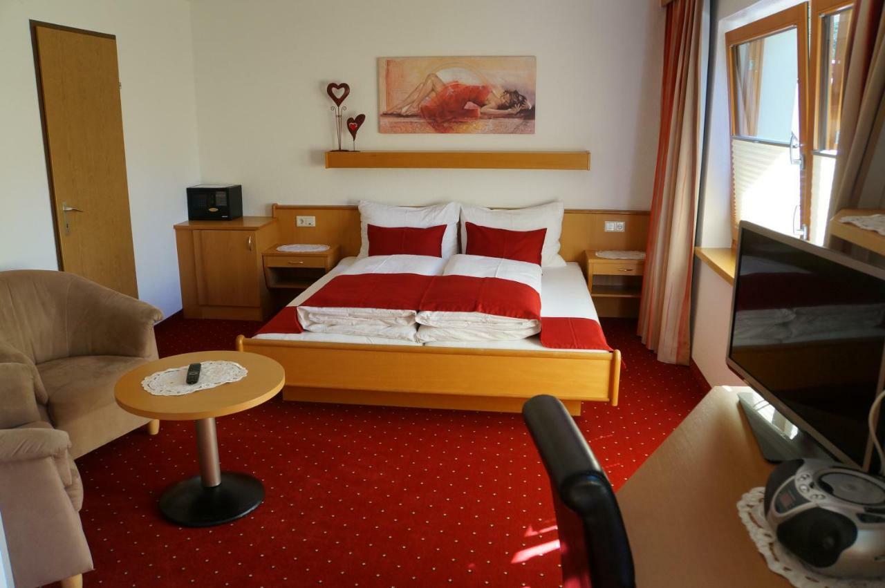 Gaestehaus Almrausch, Ferienanlage Mit Pool Nassereith Zewnętrze zdjęcie