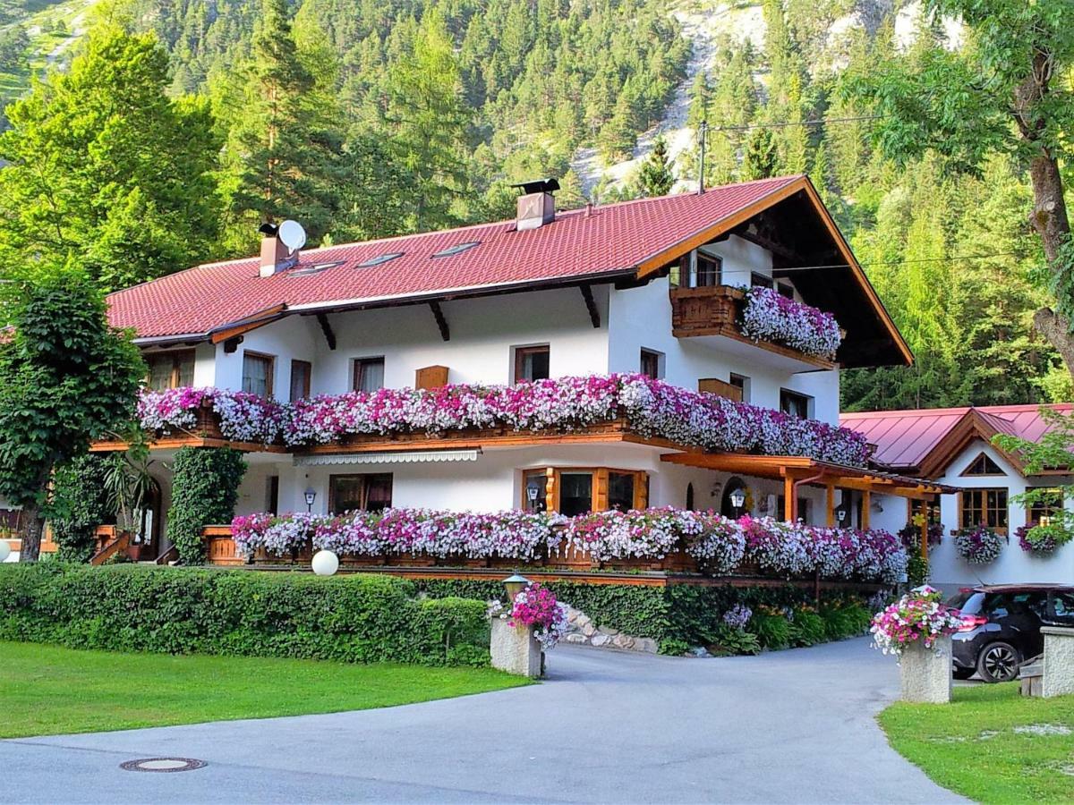 Gaestehaus Almrausch, Ferienanlage Mit Pool Nassereith Zewnętrze zdjęcie