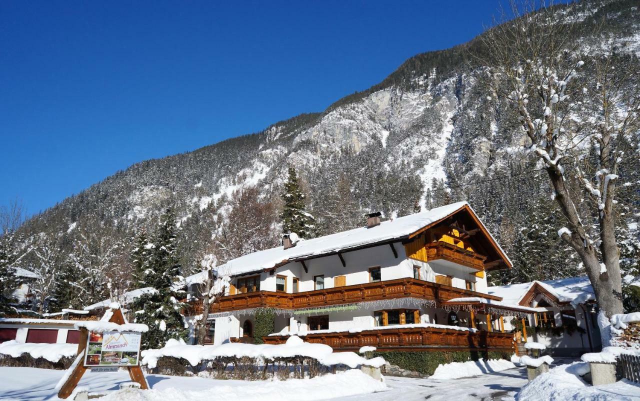 Gaestehaus Almrausch, Ferienanlage Mit Pool Nassereith Zewnętrze zdjęcie