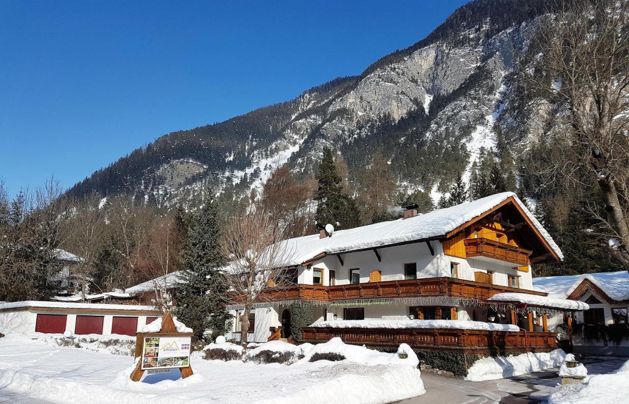 Gaestehaus Almrausch, Ferienanlage Mit Pool Nassereith Zewnętrze zdjęcie